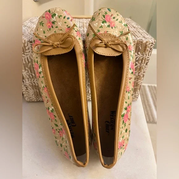 Western Chief Size 10 Geo flora skimmers water resistant slip on shoes - Picture 3 of 8